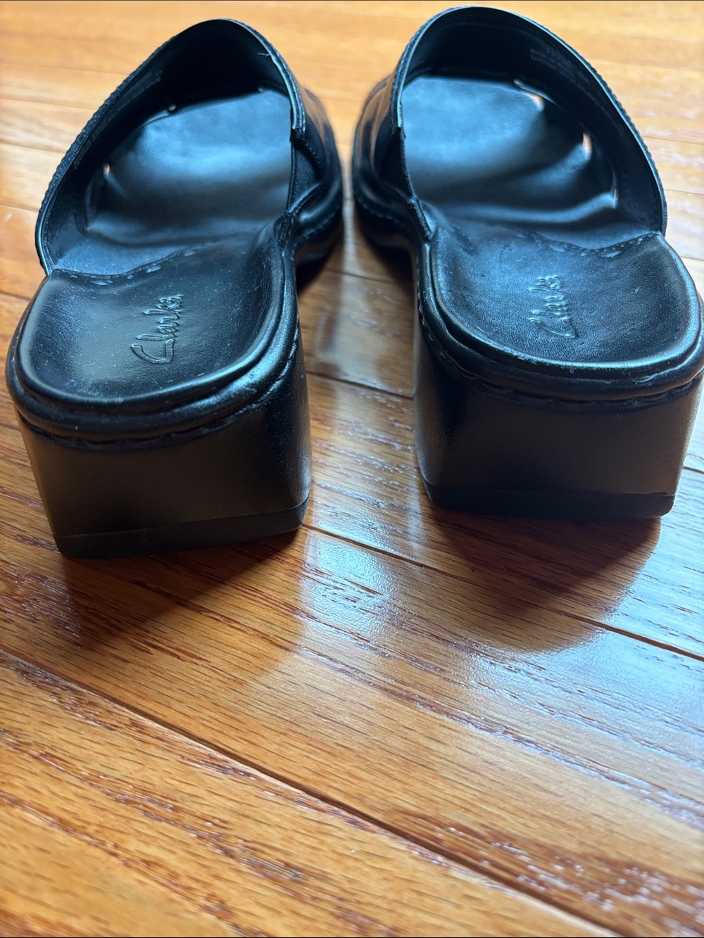 Clarks Black Leather Open-Toe Slide Sandals - Picture 5 of 7